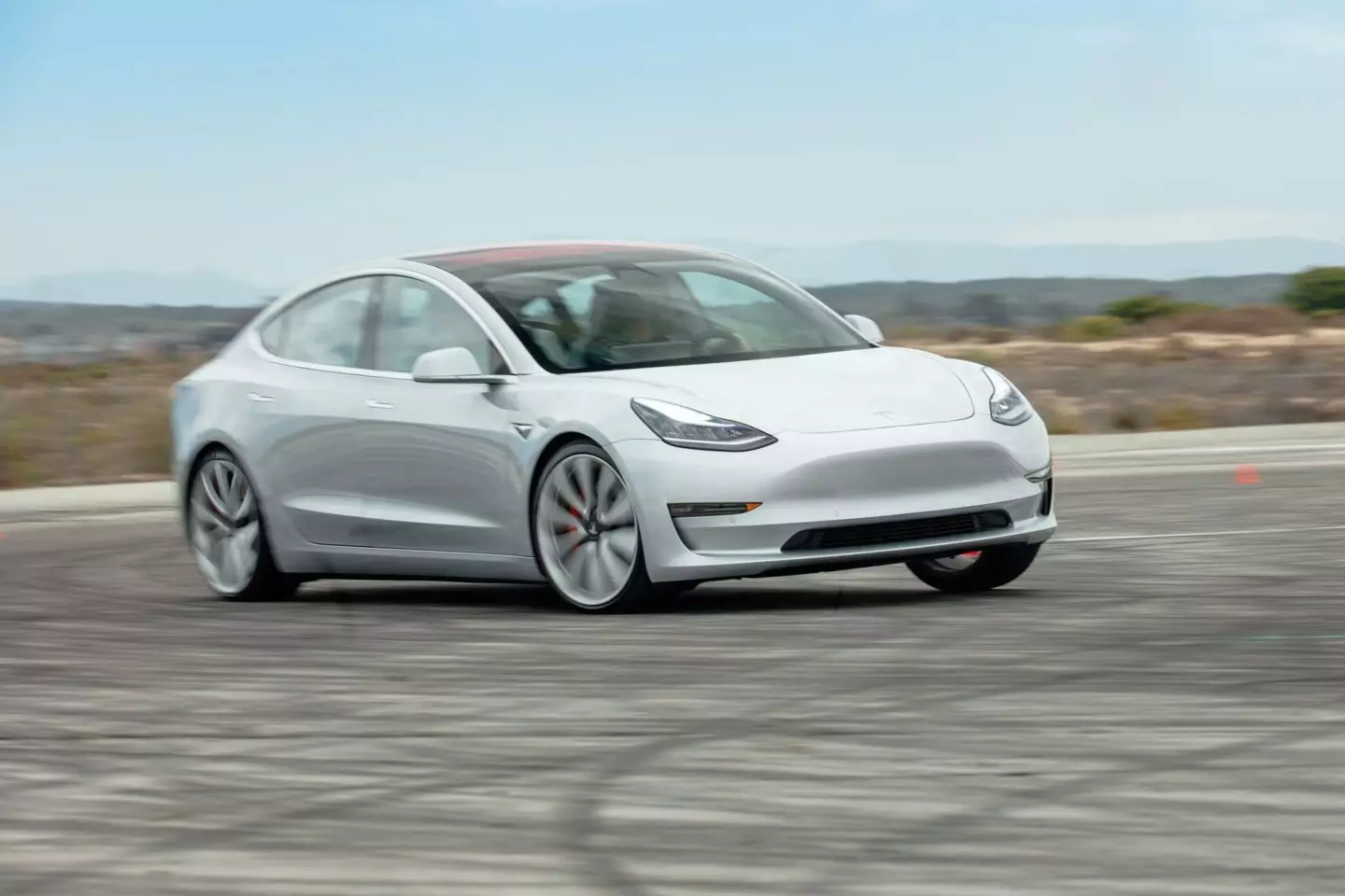 Výkon Tesla Model 3