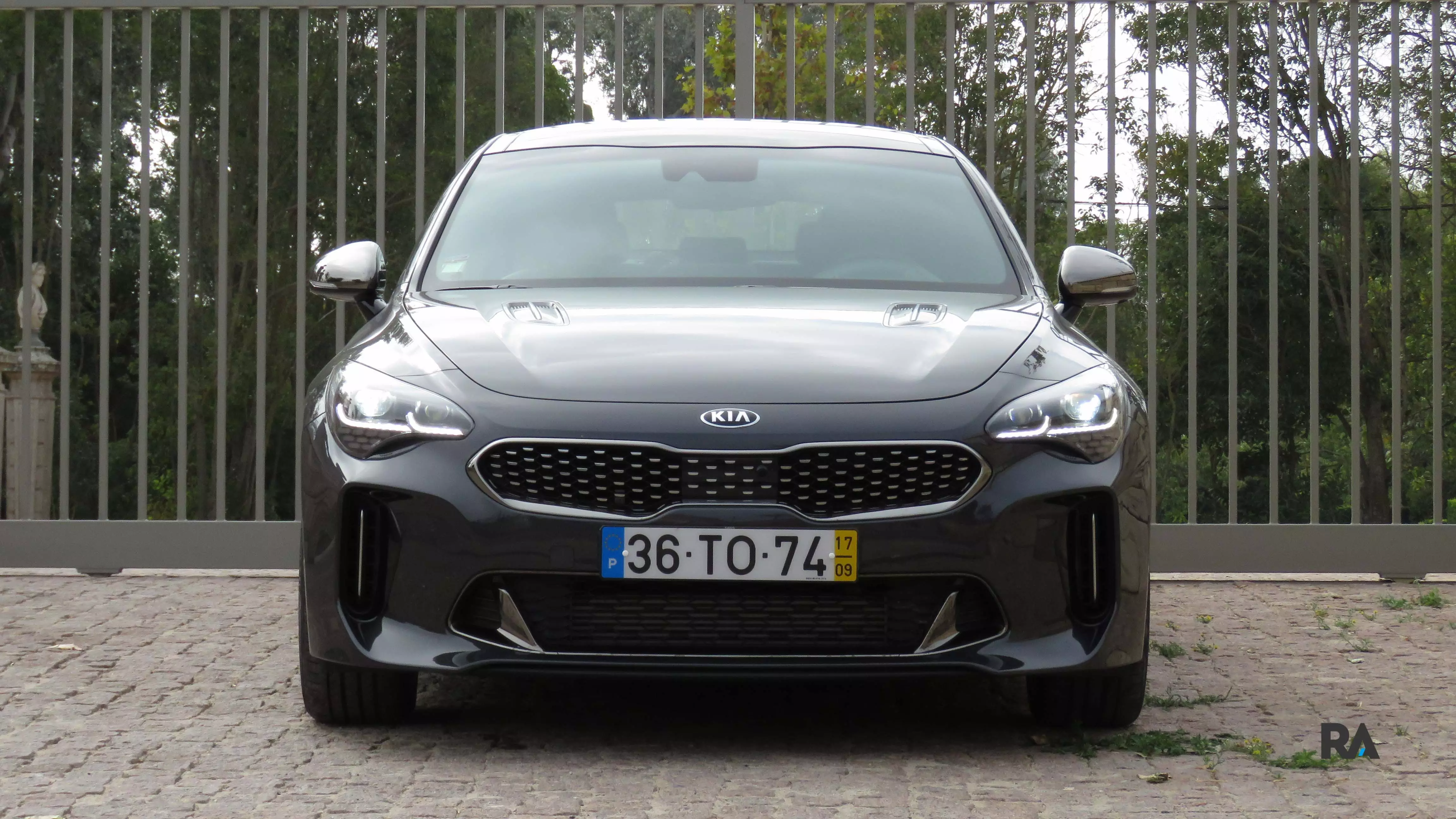 Peb rov xyaum Kia Stinger. Lub rear-log tsav Korean 911_14