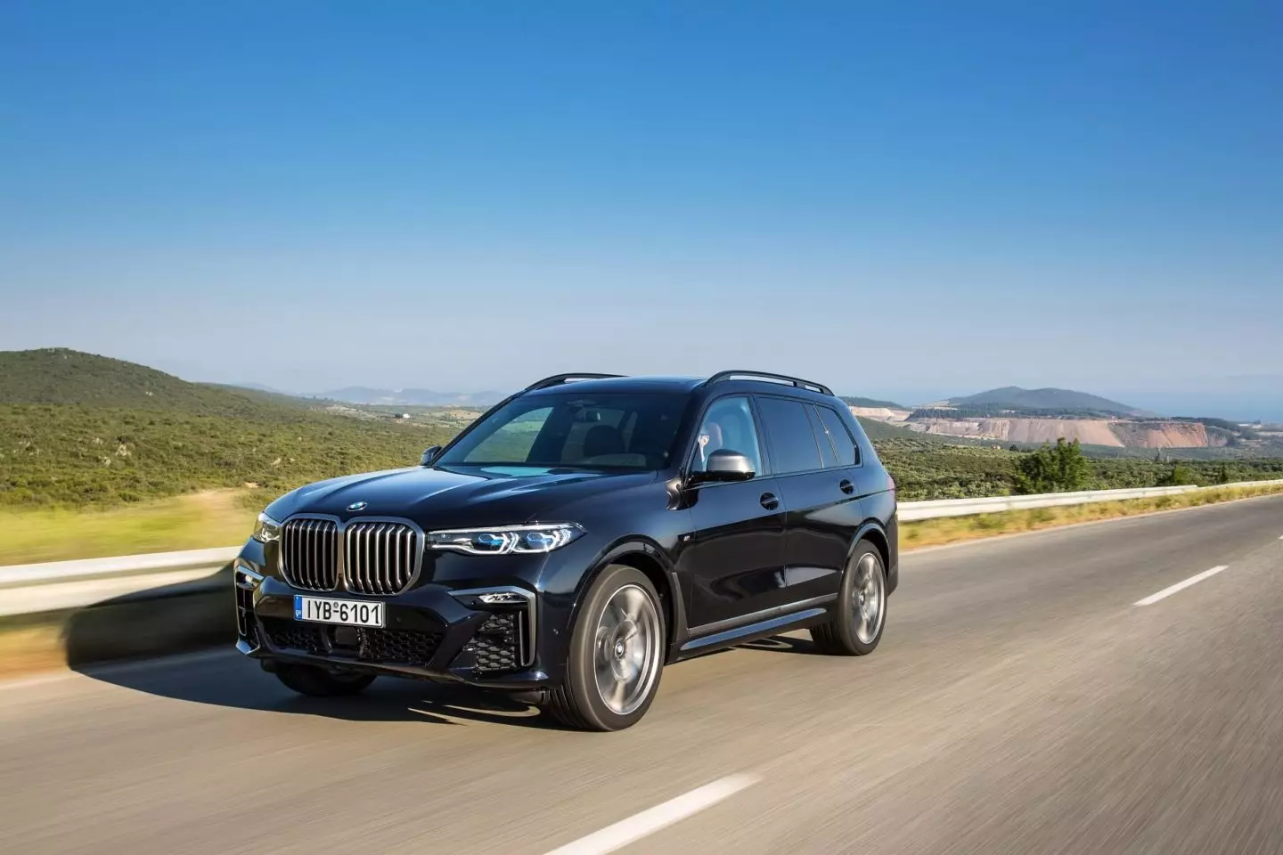 រថយន្ត BMW X7 M50d