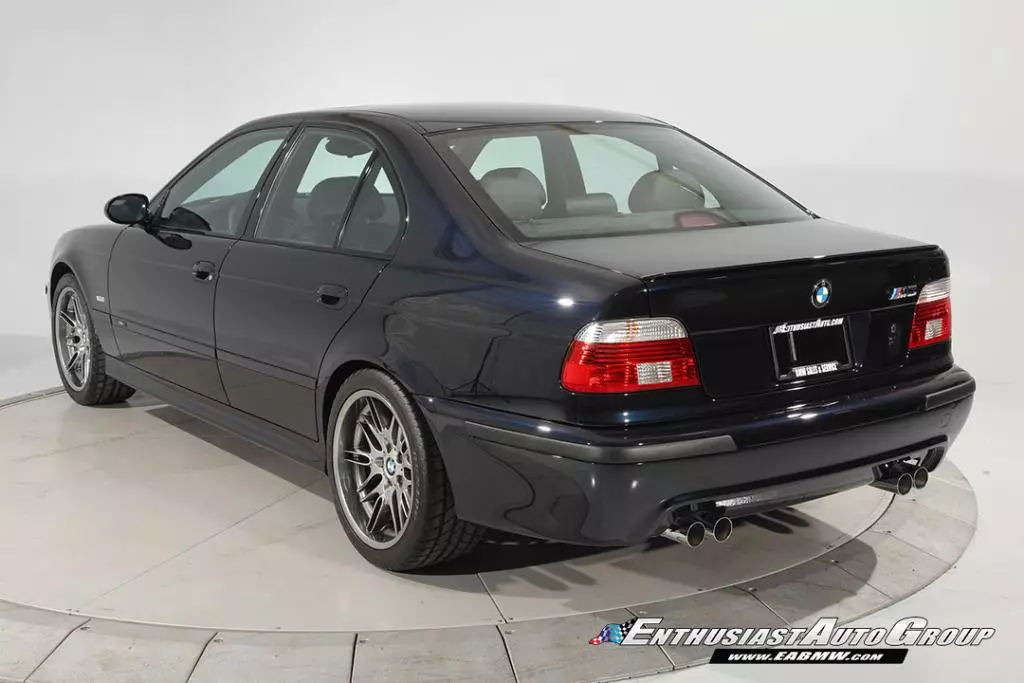 سيارة BMW M5 E39