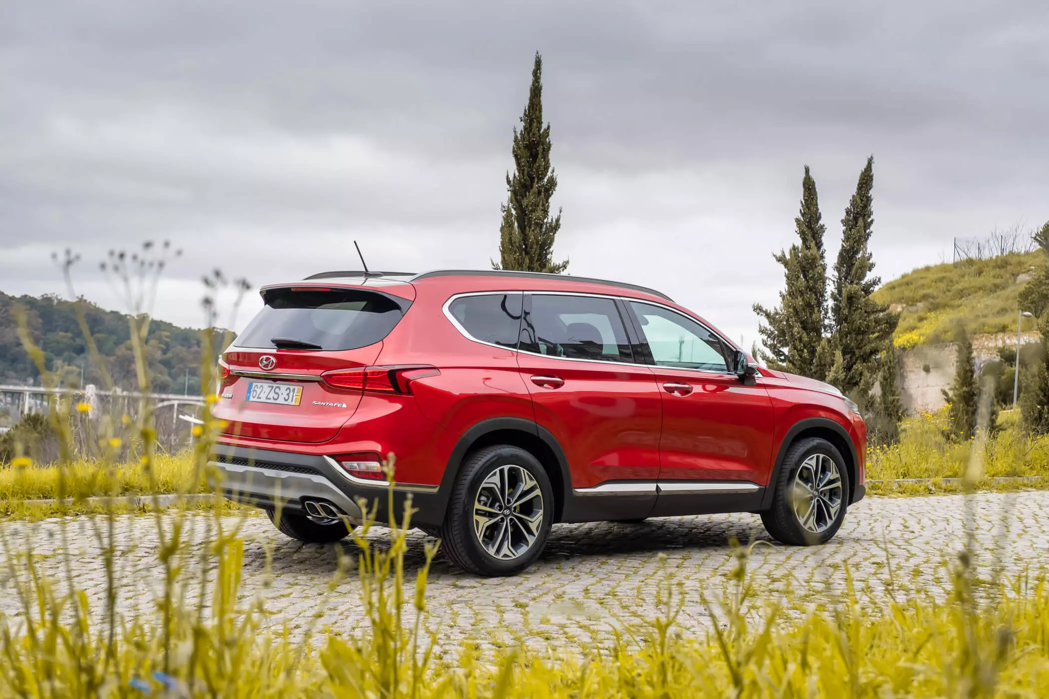 Hyundai Santa Fe 3/4 Rear View