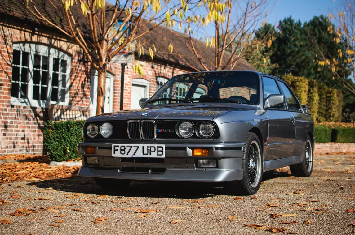 Toleo la BMW M3 (E30) la Johnny Cecotto Limited