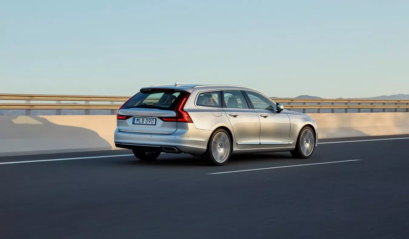 I le uili o le Volvo V90 fou: osofaiga a Suetena 9348_1