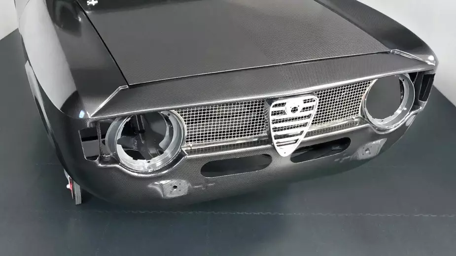 Alfaholics mang đến cho Alfa Romeo Giulia lớp da bằng sợi carbon (nguyên bản)