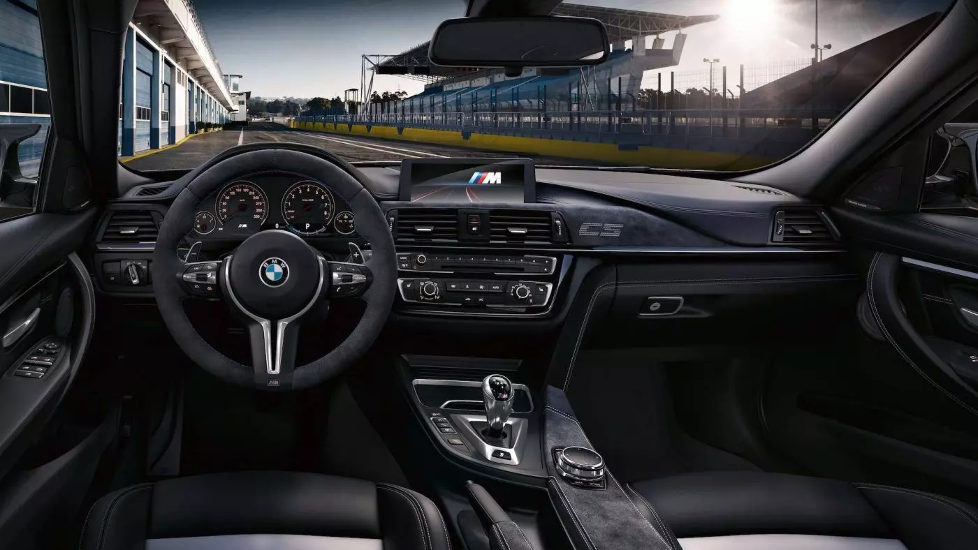 BMW M3 CS - interior