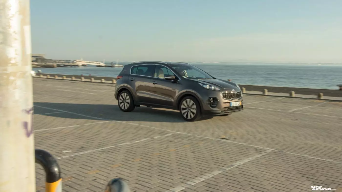 Kia Sportage 1.7 CRDi TX: ਇੱਕ ਕਦਮ ਉੱਪਰ 9433_2