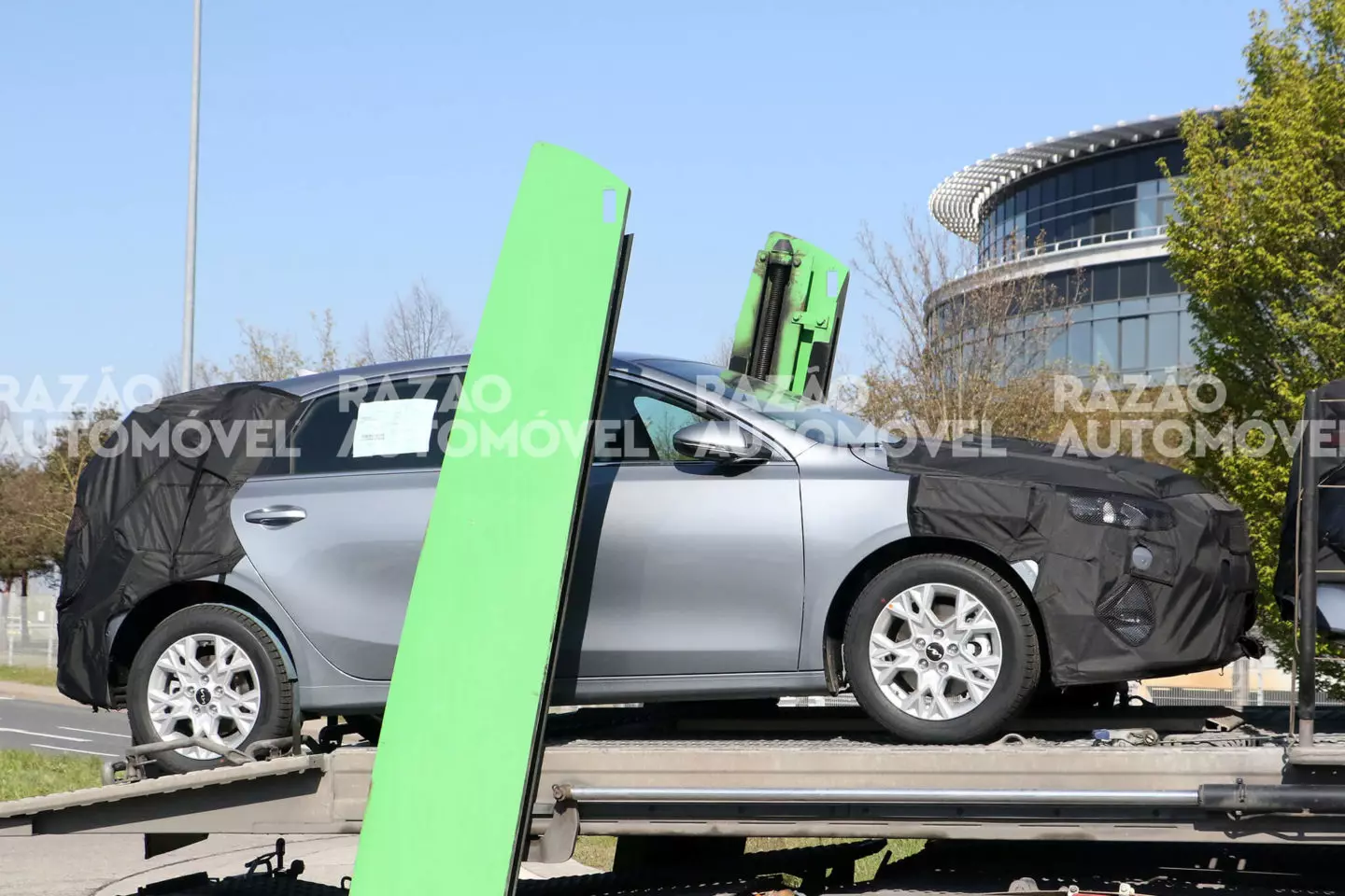 Аксҳои ҷосусии Kia Ceed