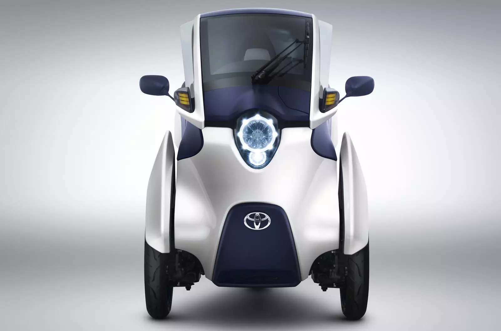 Toyota i-Road-koncepto - la ideala veturilo por la plej okupataj urboj 9467_2