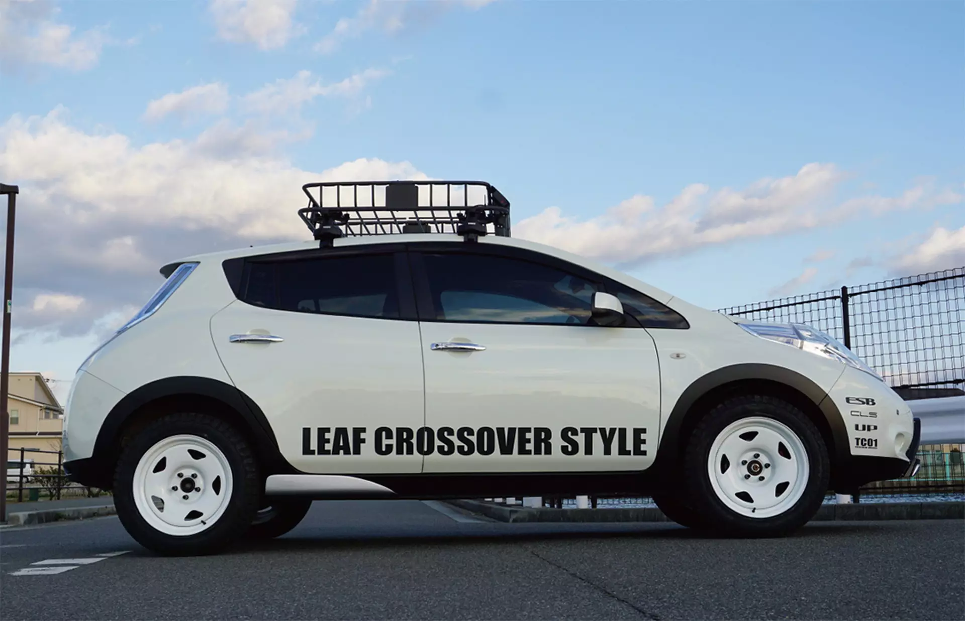 I-crossover ye-Nissan Leaf