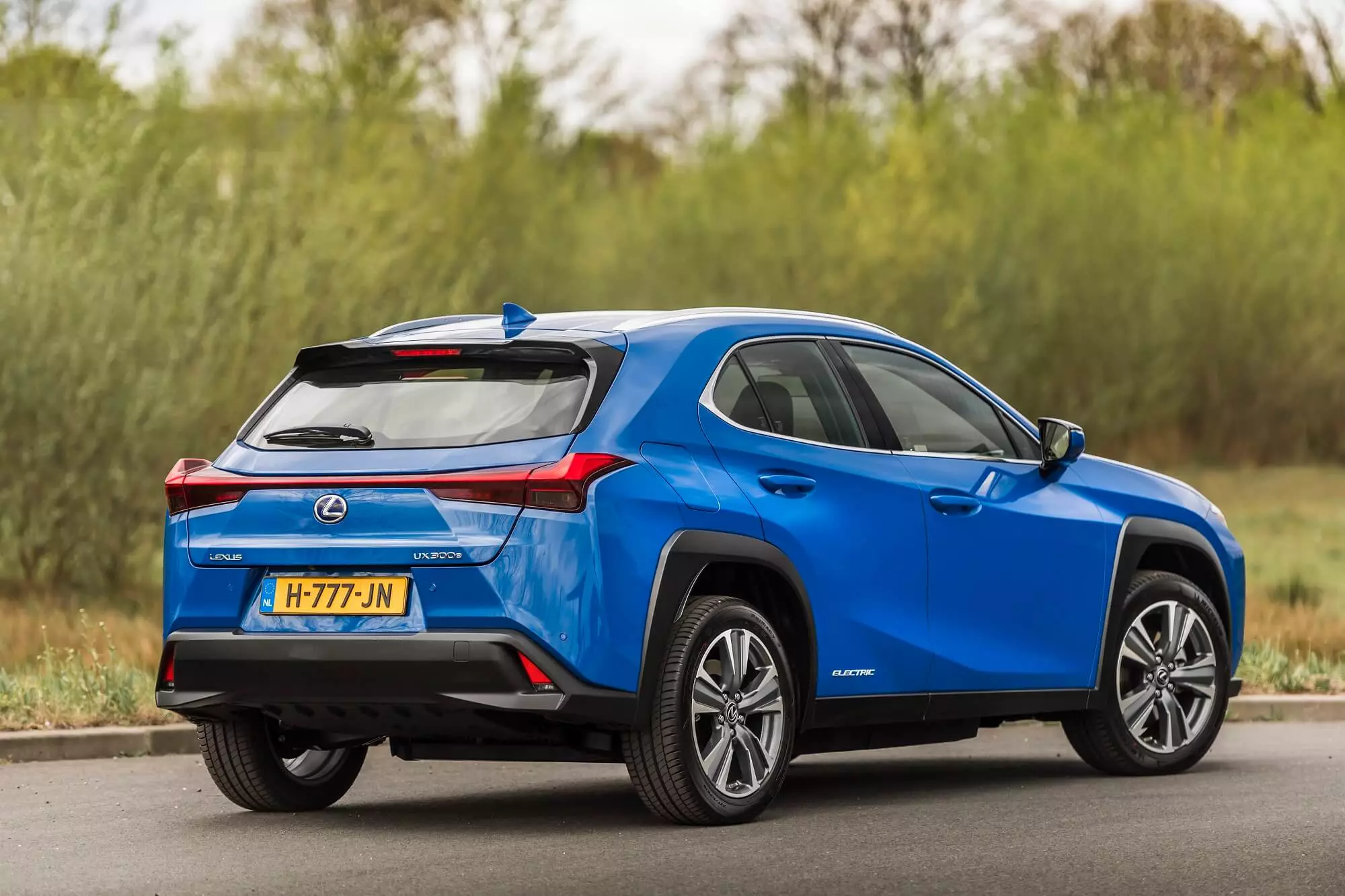 Lexus UX 300e Kab