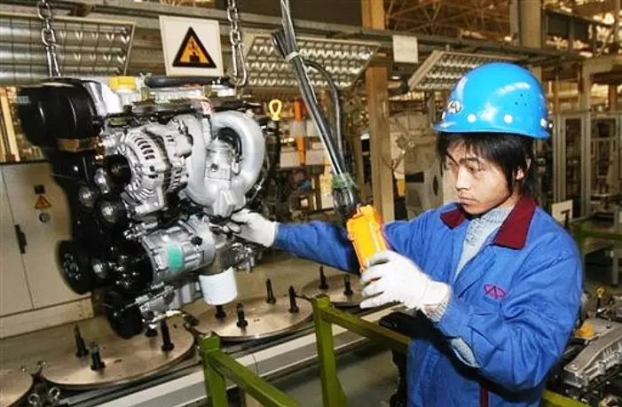 메르세데스, 중국에서 엔진 생산 개시