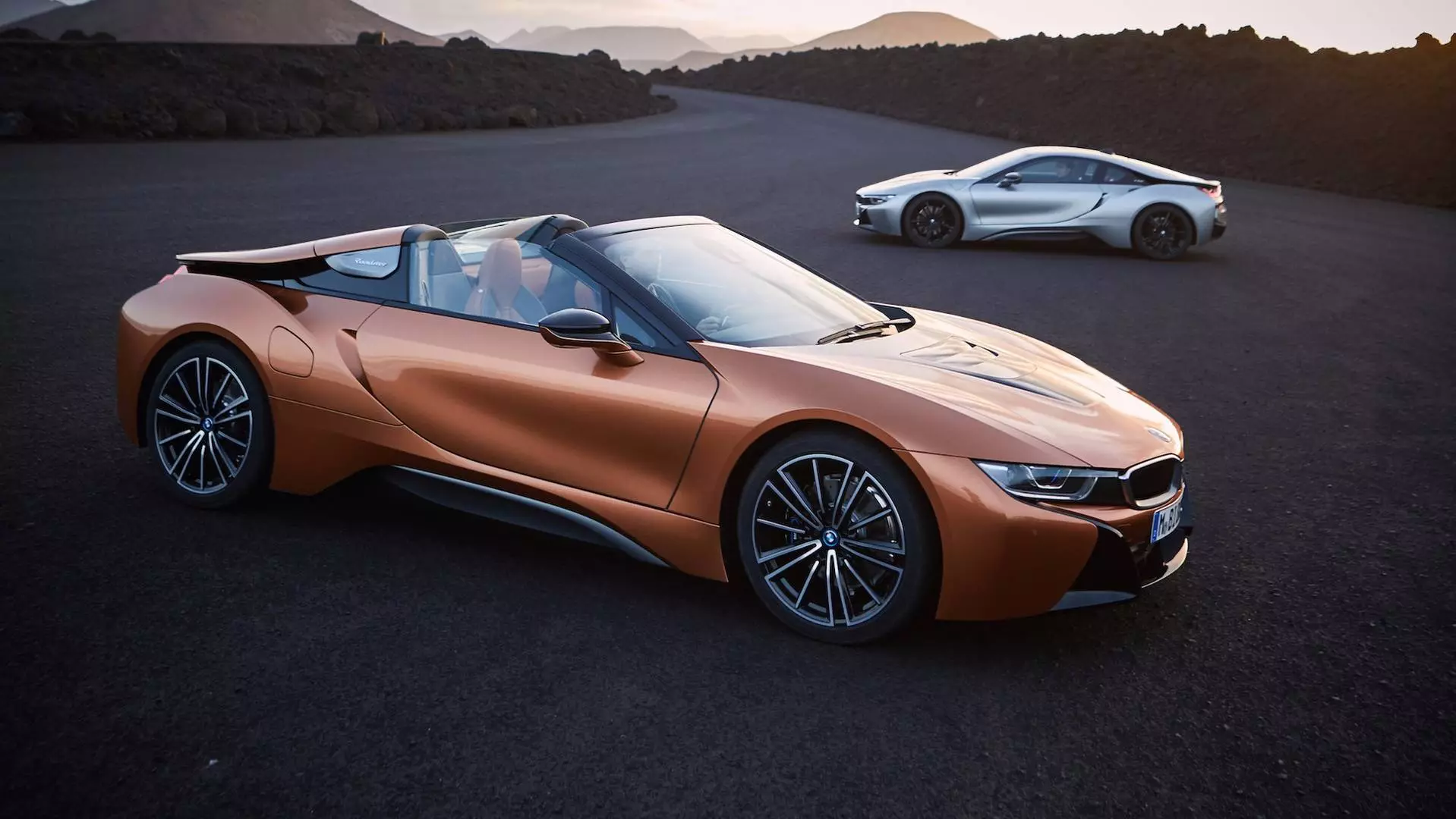 BMW i8 Roadster și i8 Coupe