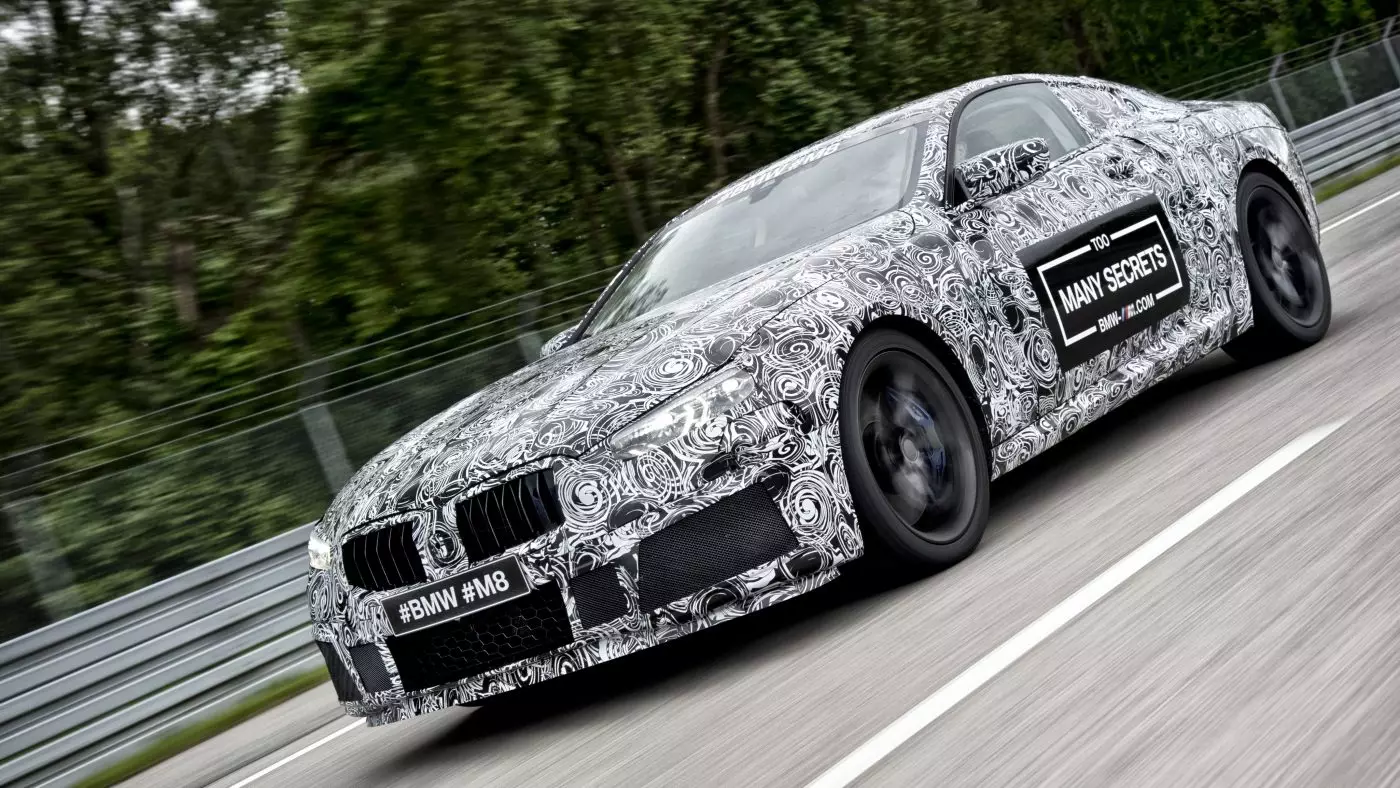 2017-es BMW M8