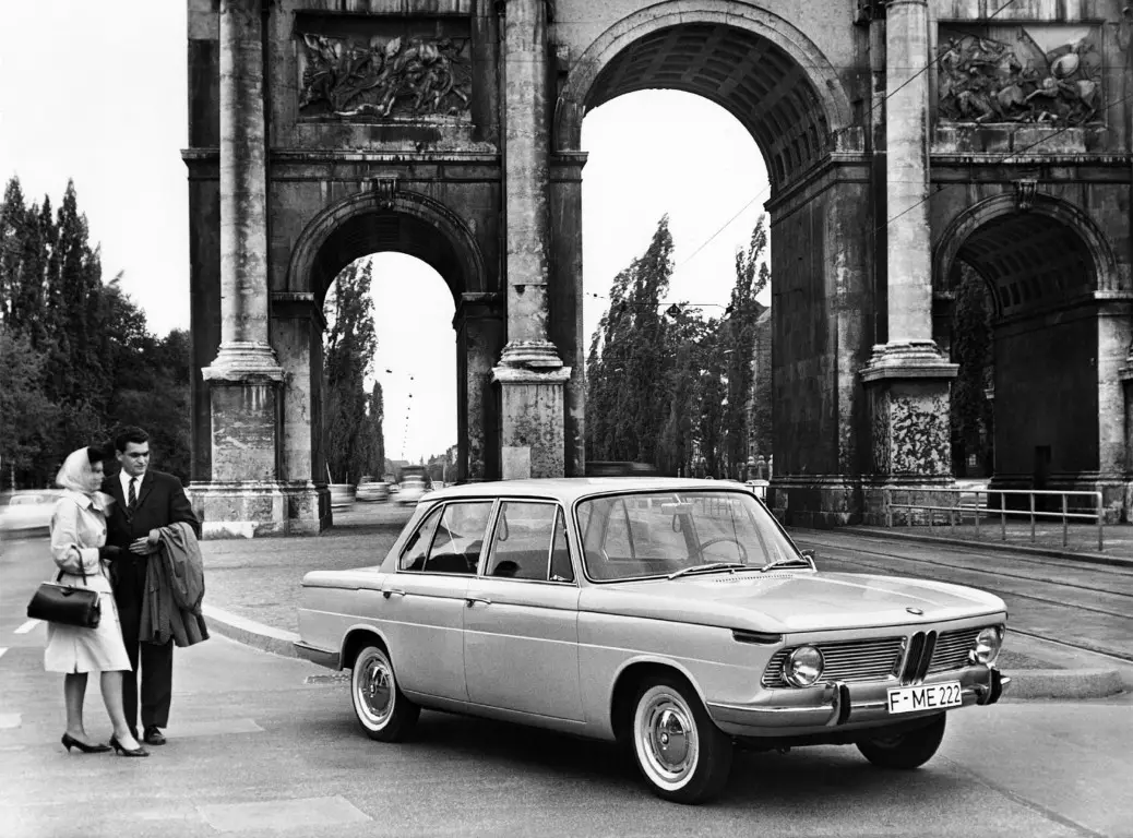 سيارة BMW 1500