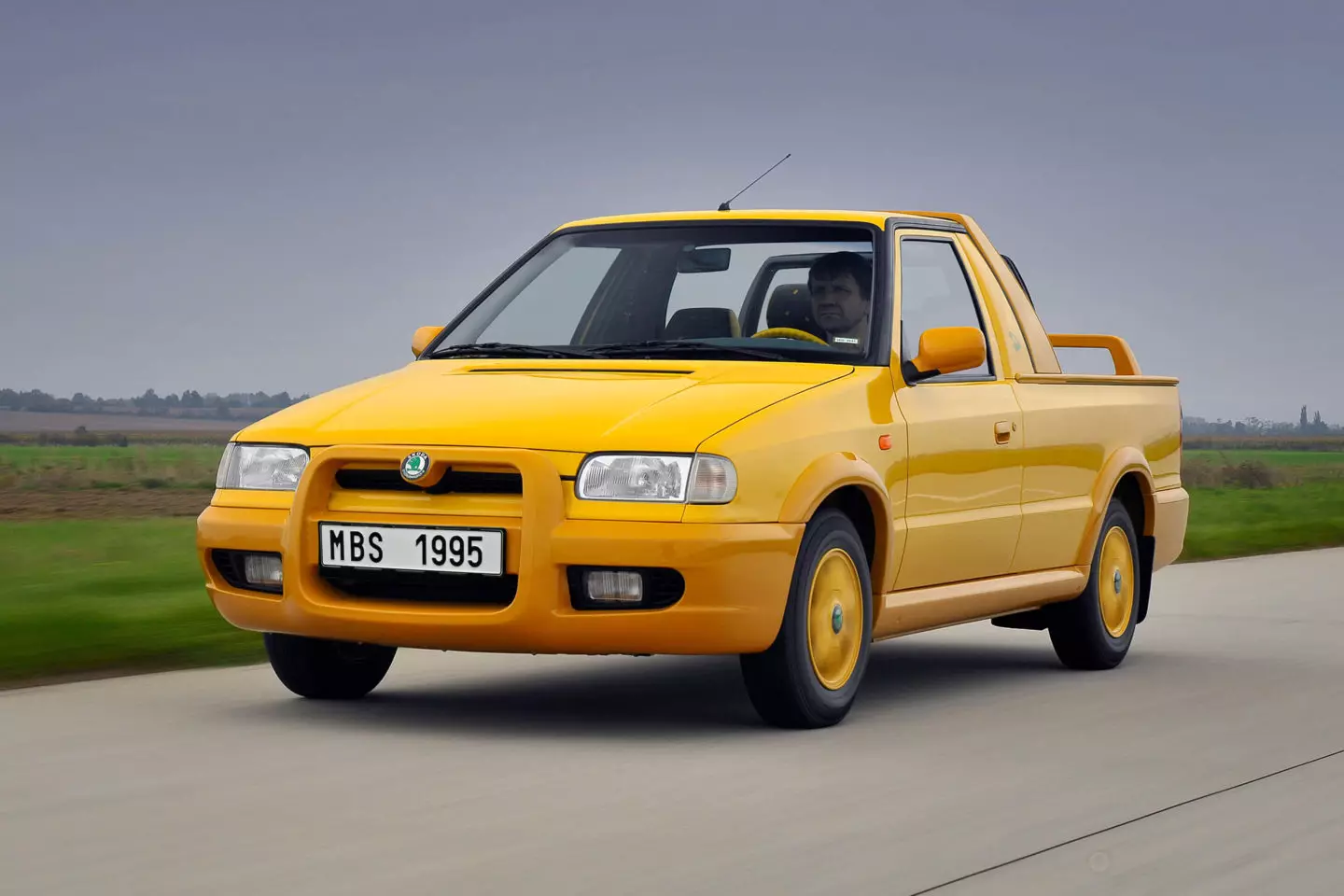 Skoda Felicia විනෝදය