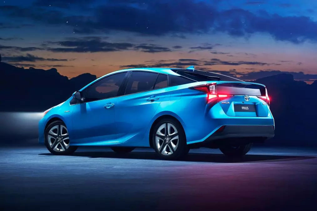 تم تجديد Toyota Prius ويمكن أن تذهب إلى حيث لا توجد Prius الأخرى 9685_1