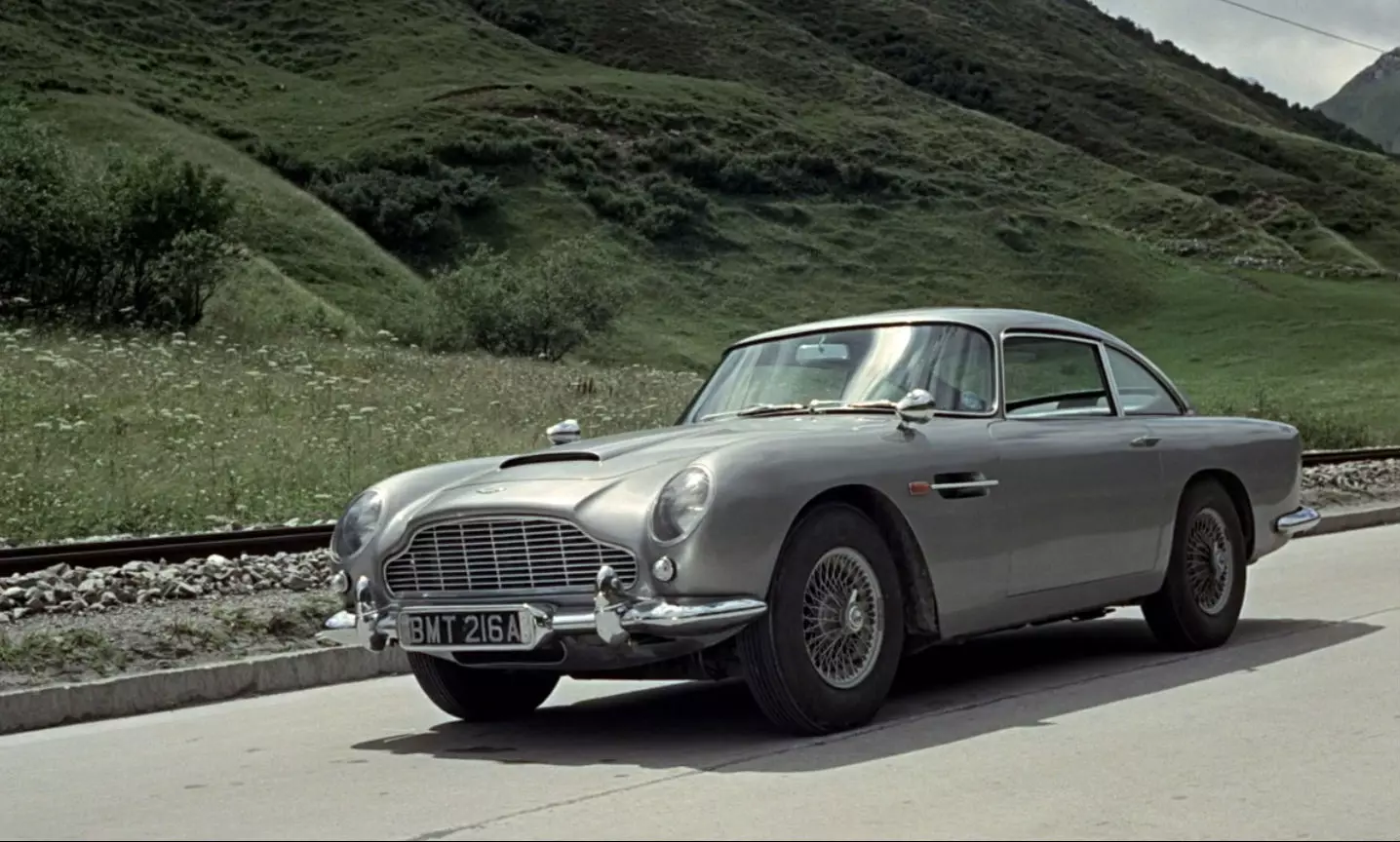 Aston Martin DB5 Goldfinger z roku 1964