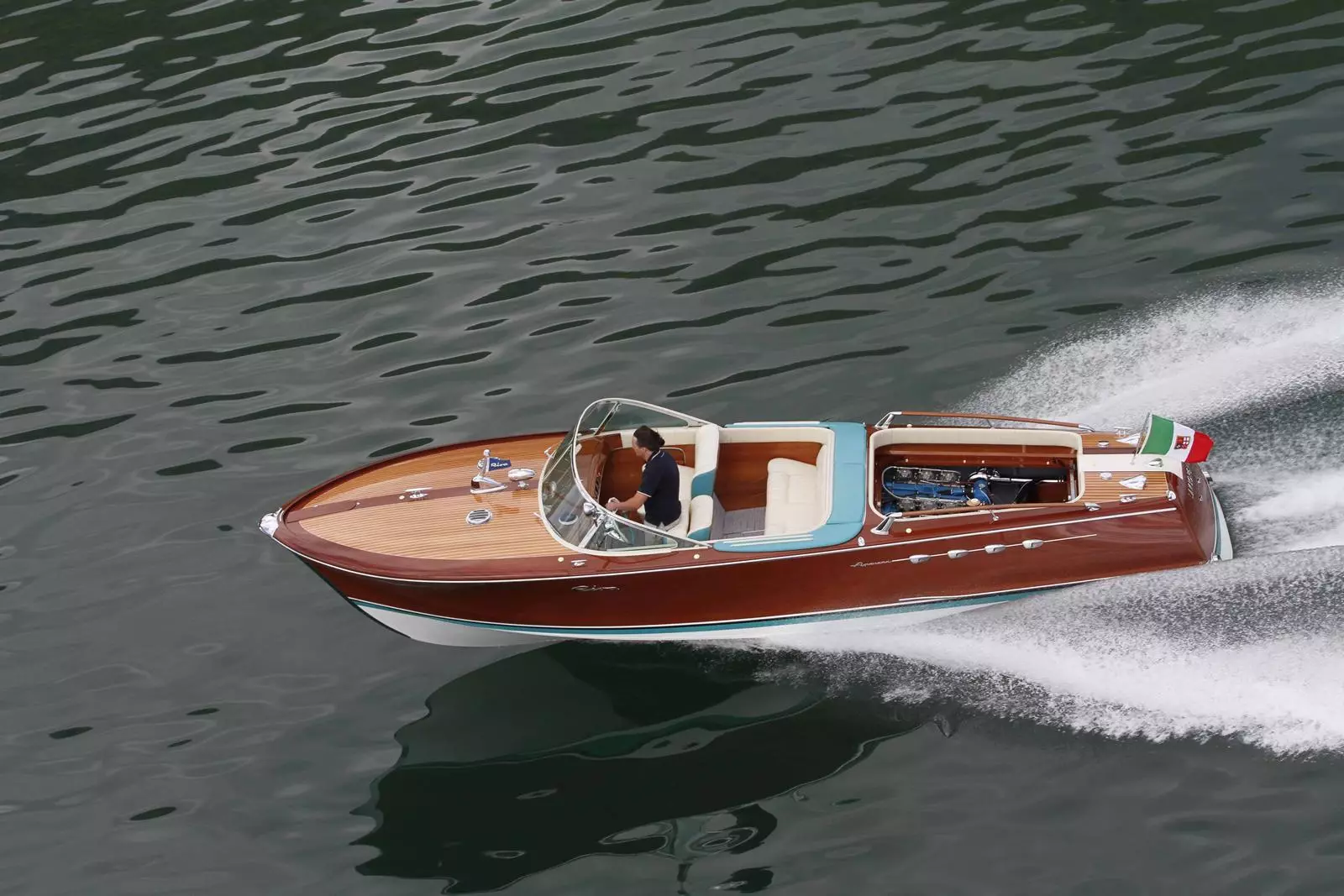 Riva Aquarama ki te fè pati Ferruccio Lamborghini retabli 9767_2